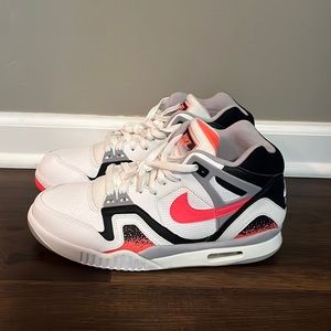 Nike Air Tech Challenge 2